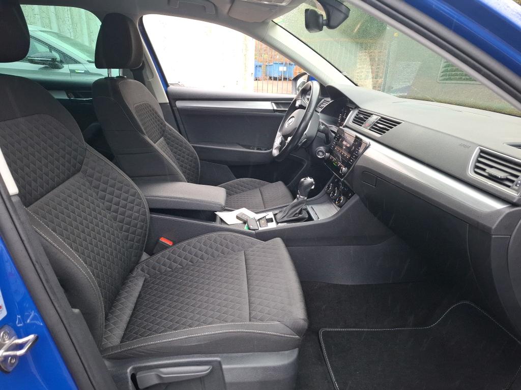 SKODA SUPERB COMBI 2.0 TDI 150 SCR DSG7 Business 2024