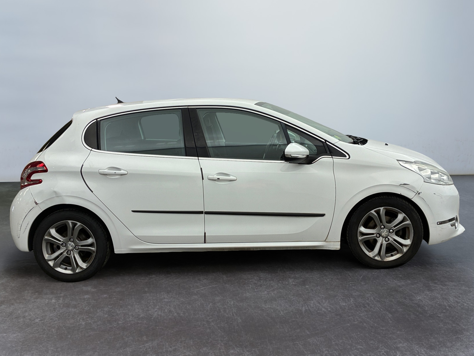 PEUGEOT 208 1.6 e-HDi 92ch ETG6 Allure 2014
