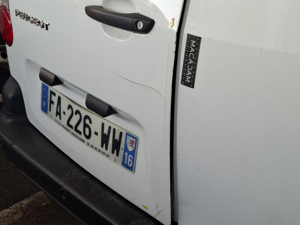 PEUGEOT PARTNER FGN FOURGON STANDARD 1.6 BLUEHDI 100 S&S BVM5 PREMIUM PACK 2018