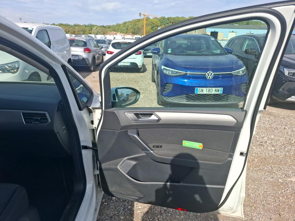 VOLKSWAGEN TOURAN BUSINESS 2.0 TDI 150 DSG7 5pl Life 2022