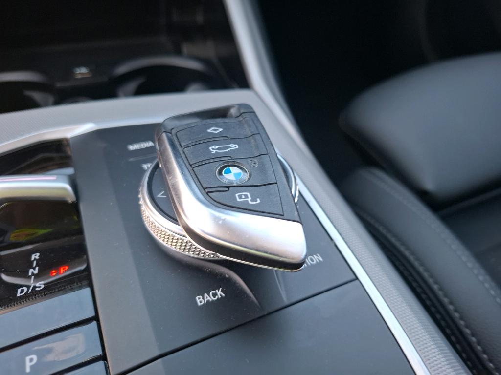 BMW SERIE 3 TOURING G21 LCI 318d 150 ch BVA8 Business Design 2023