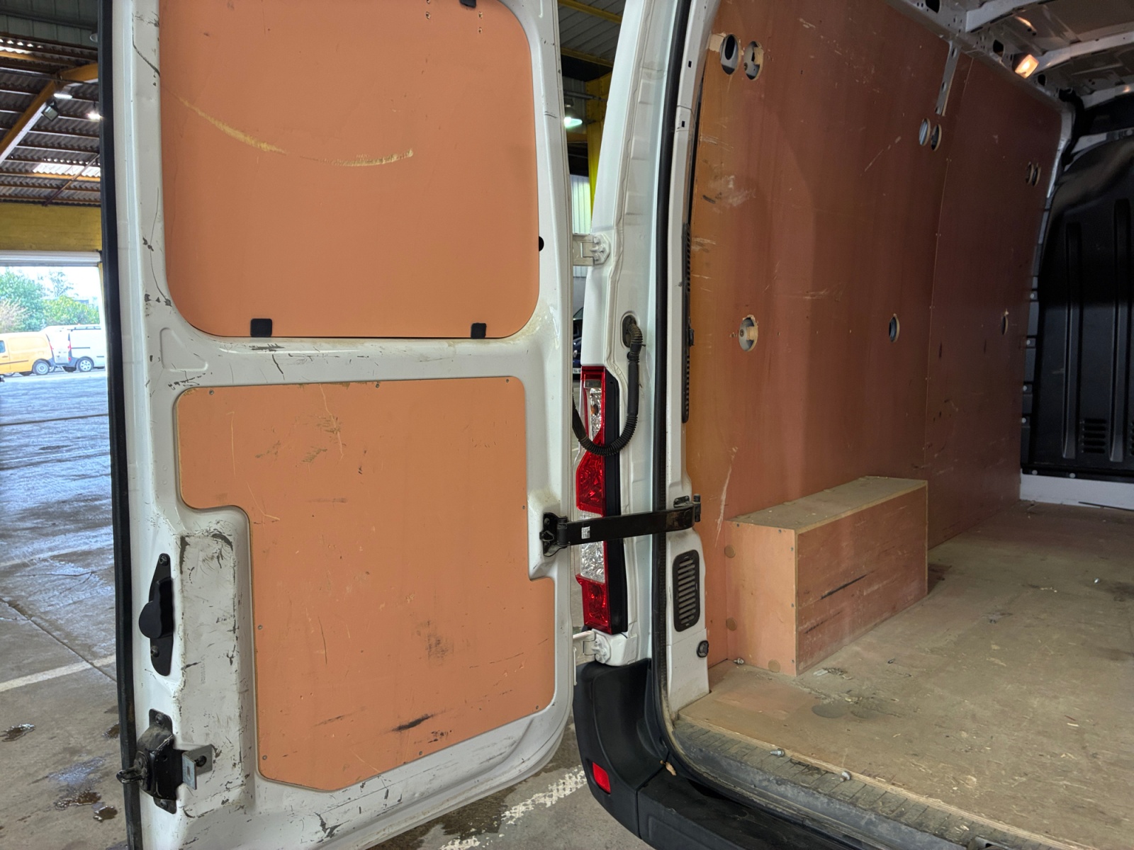 RENAULT MASTER FGN TRAC F3300 L2H2 DCI 135 GRAND CONFORT 2020