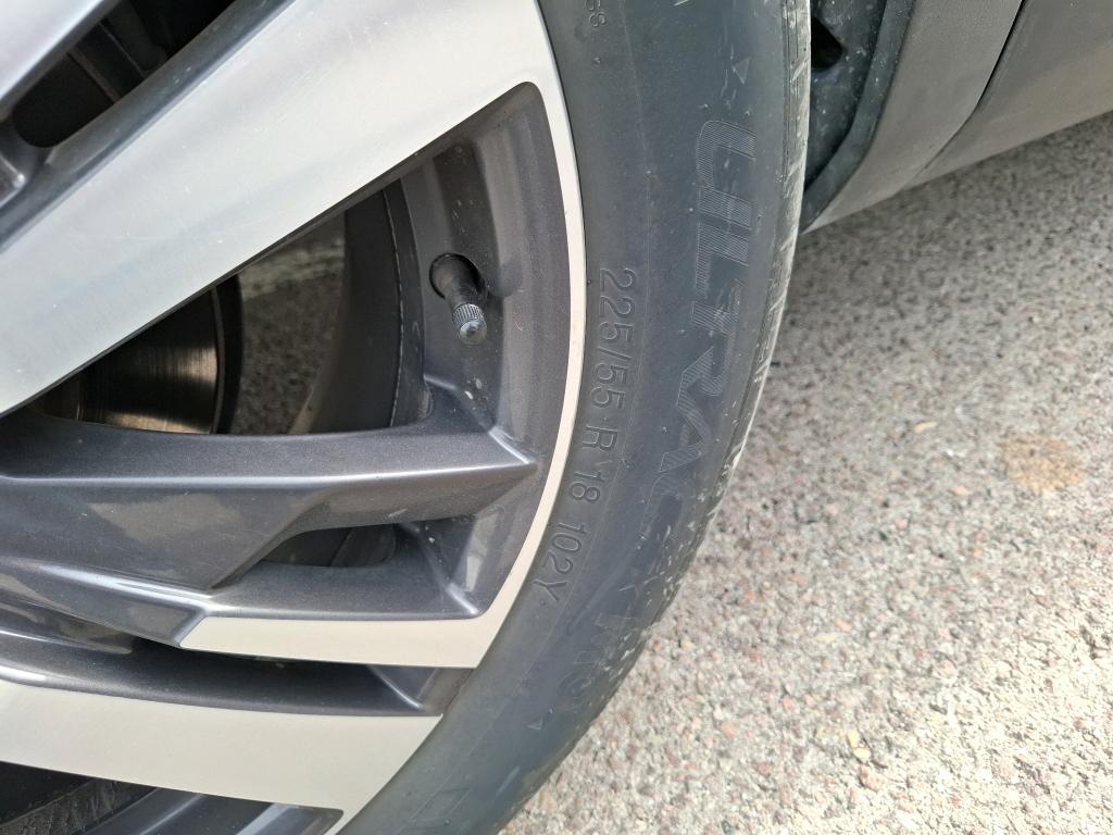 PEUGEOT 3008 Hybrid 225 e-EAT8 Allure Pack 2021