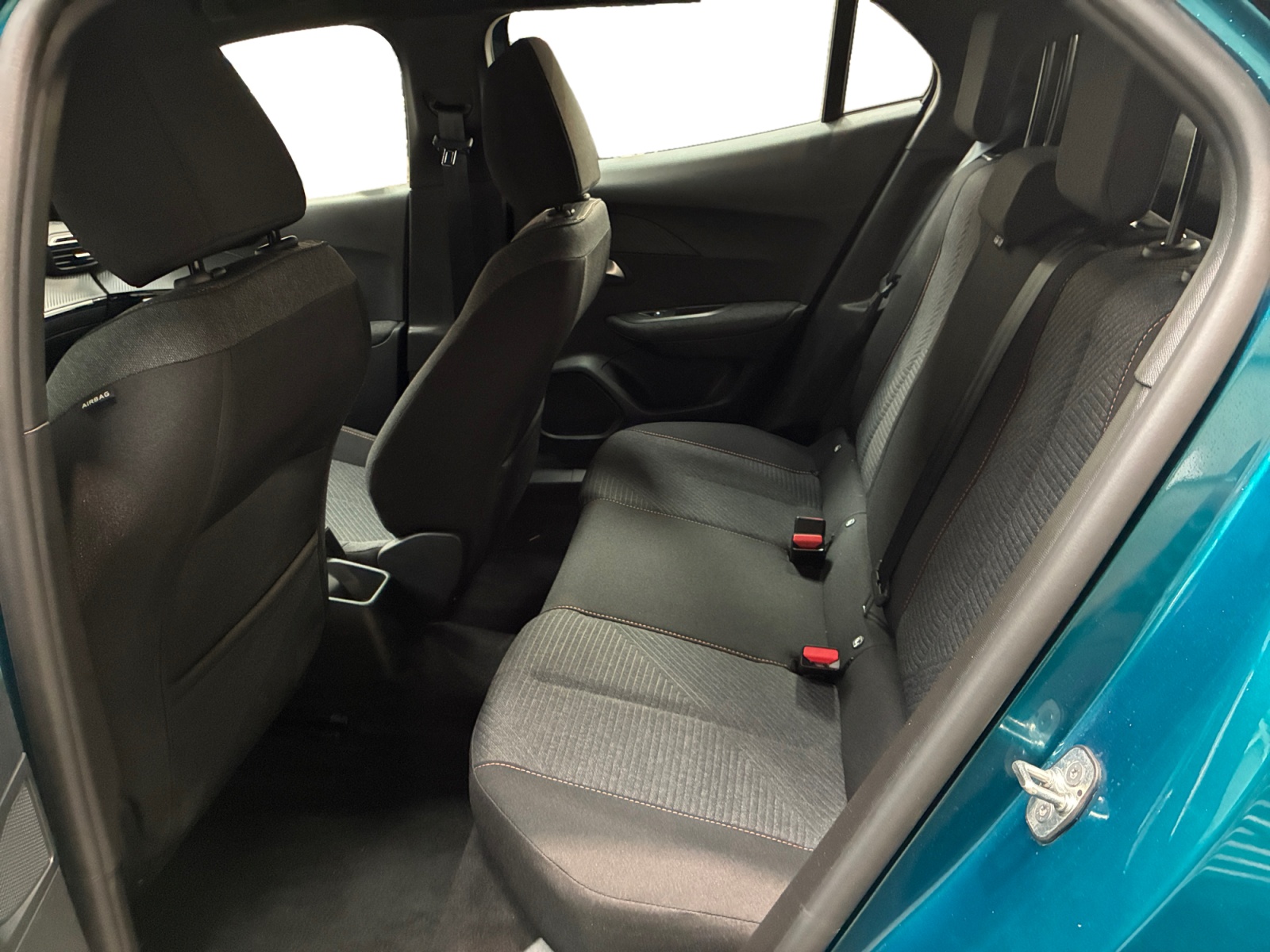 PEUGEOT 2008 Hybrid 136 e-DCS6 2025