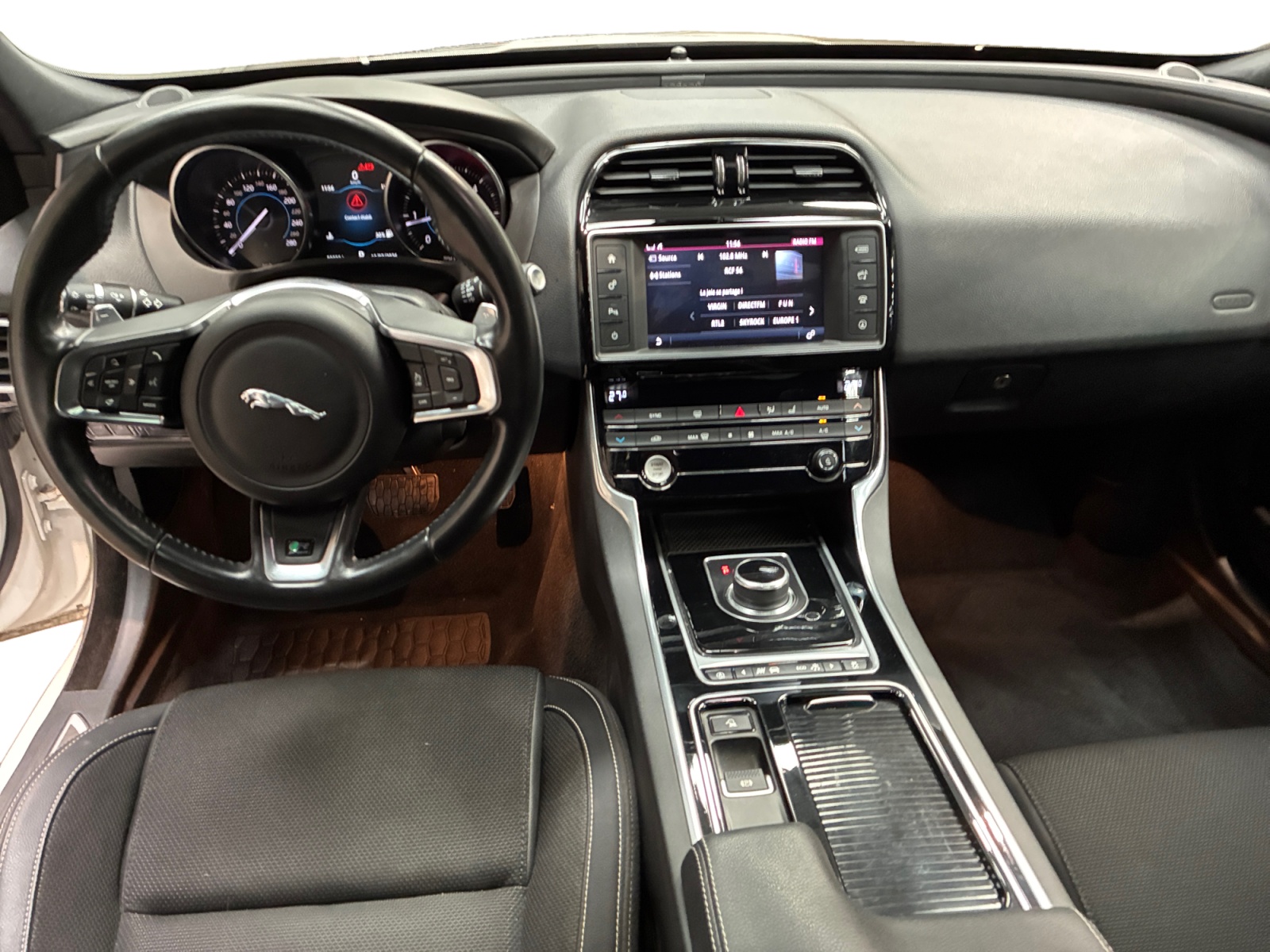 JAGUAR XE 2.0 D - 180 ch BVA R-Sport 2017