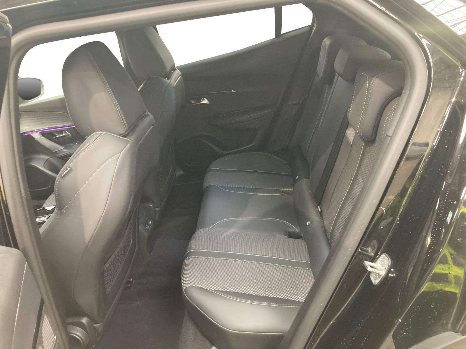 PEUGEOT 2008 Hybrid 145 e-DCS6 GT 2025