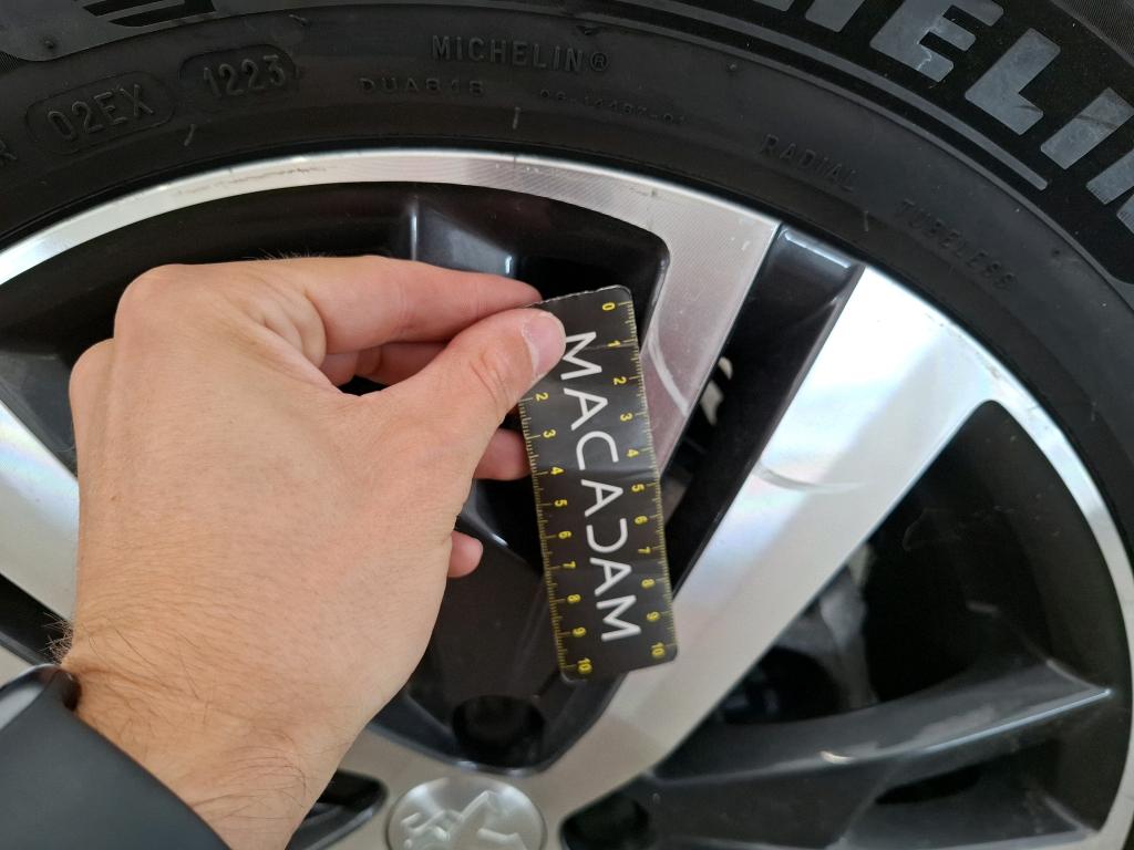 PEUGEOT 3008 Hybrid 225 e-EAT8 Allure Pack 2022