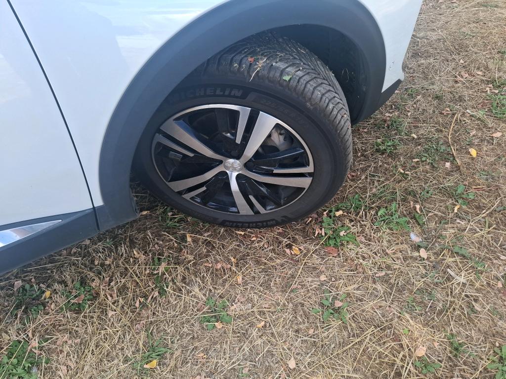 PEUGEOT 3008 Hybrid 225 e-EAT8 GT 2023