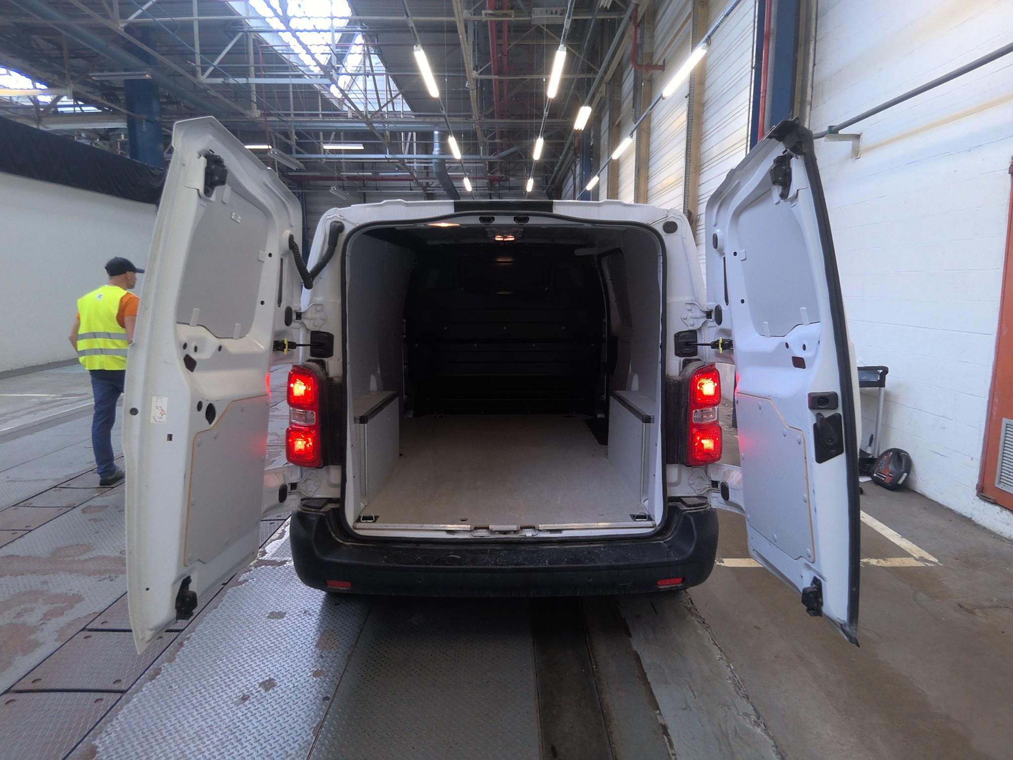 PEUGEOT EXPERT FGN M BLUEHDI 120 S&S BVM6 2025