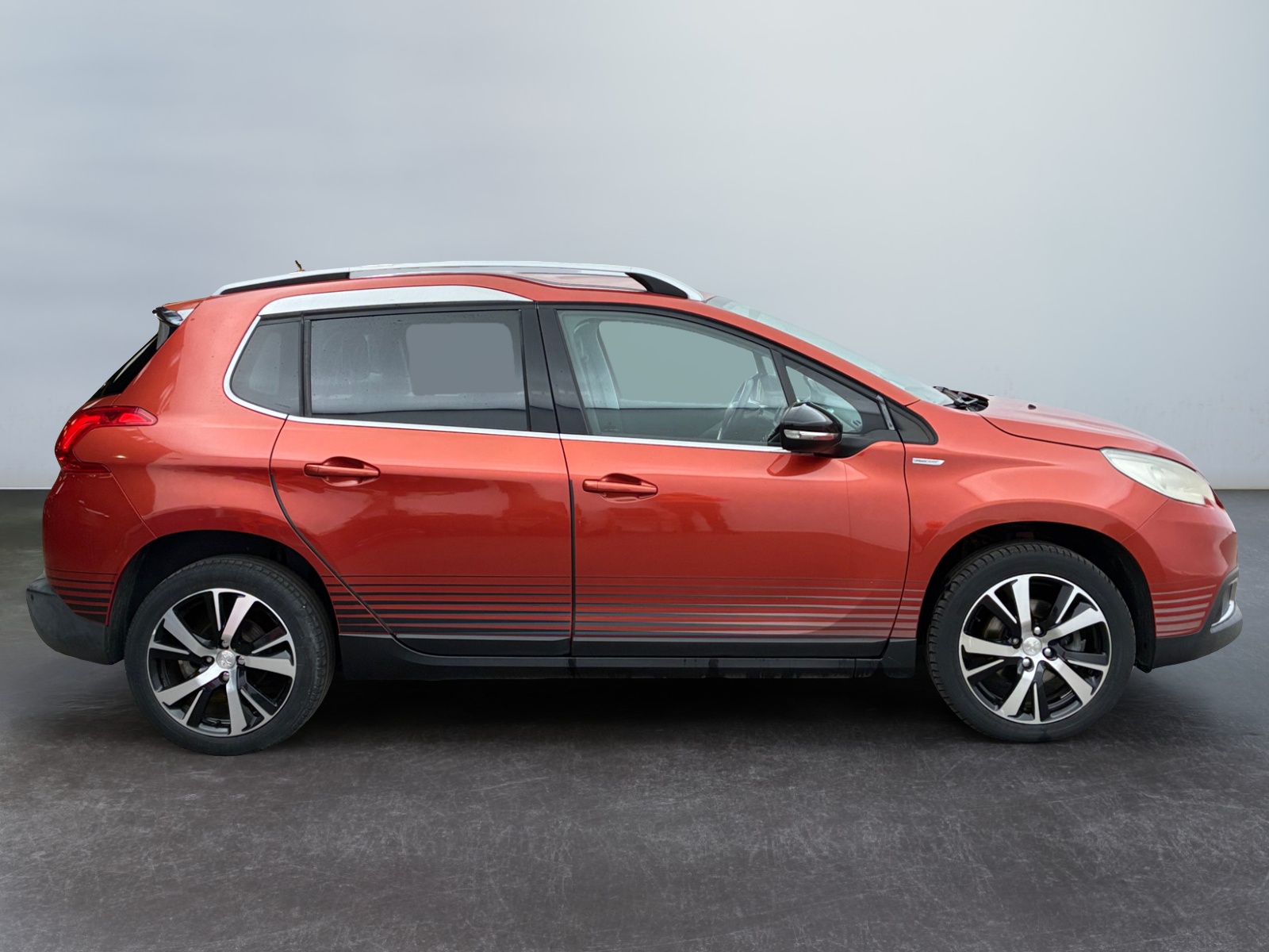 PEUGEOT 2008 1.2 PureTech 110ch S&S BVM5 Urban Cross 2015