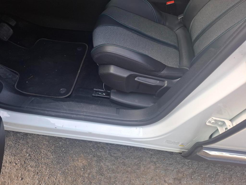 PEUGEOT 5008 BlueHDi 130ch S&S EAT8 Allure Pack 2023