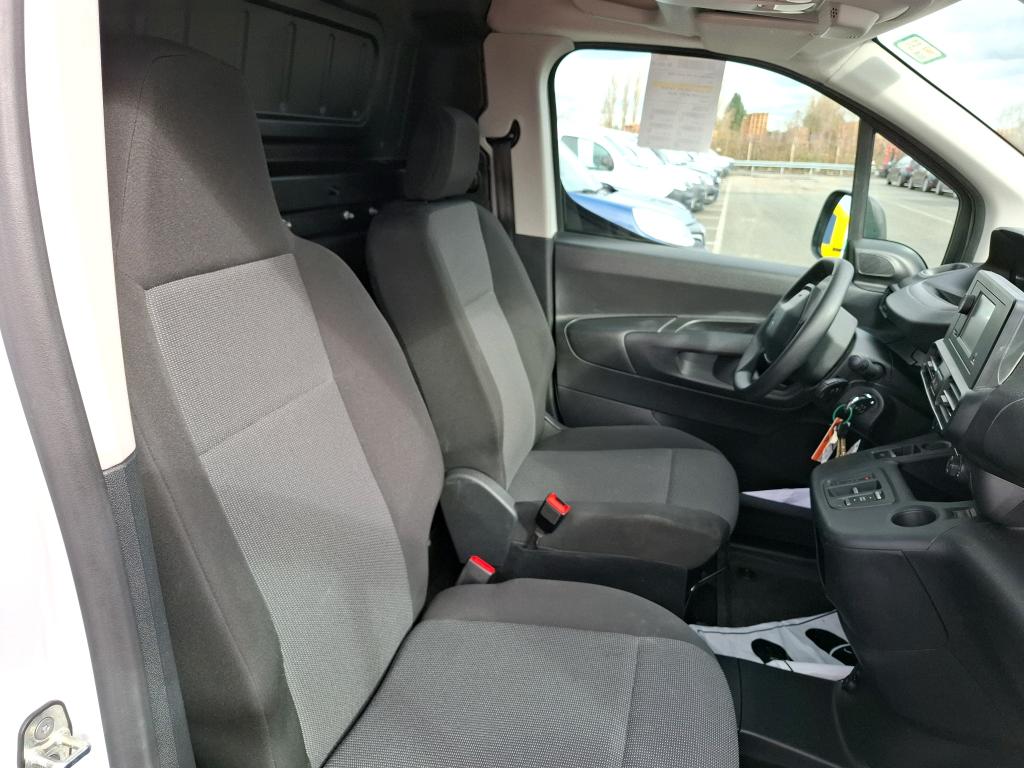 PEUGEOT PARTNER FGN FOURGON E-PARTNER XL 750 KG 136 CH BATTERIE 50 KWH - 2023