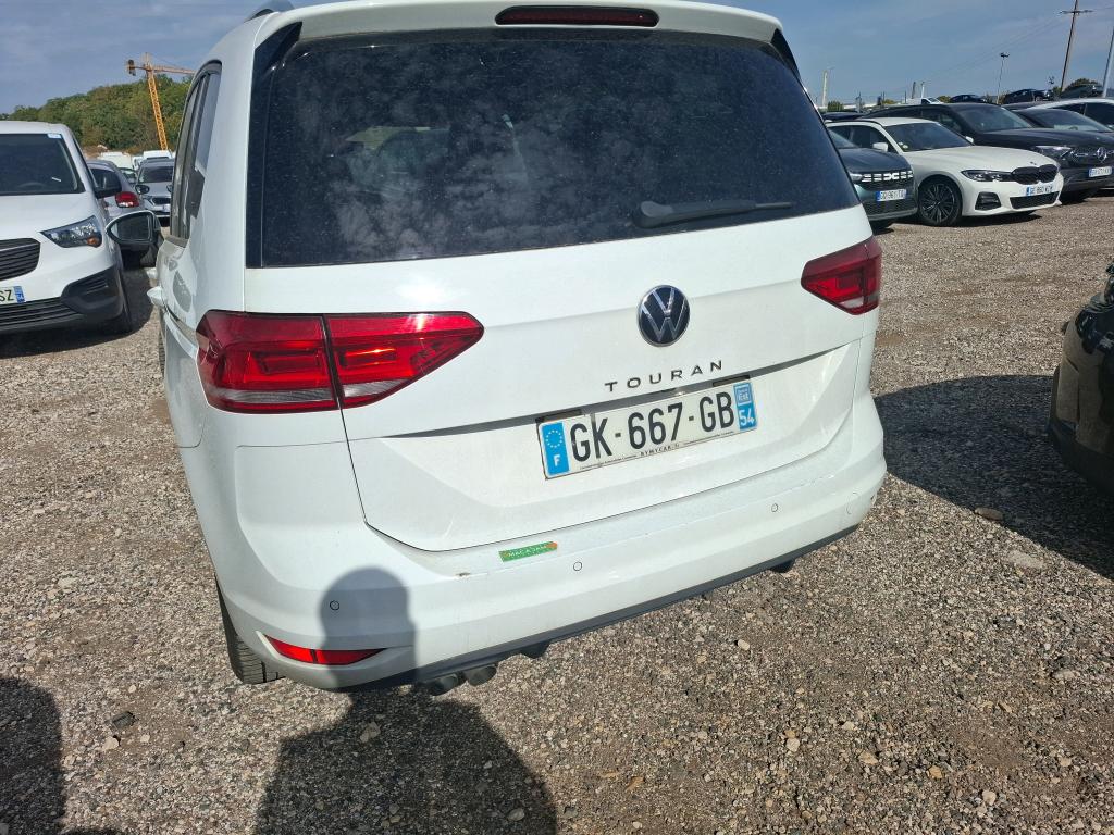 VOLKSWAGEN TOURAN BUSINESS 2.0 TDI 150 DSG7 5pl Life 2022