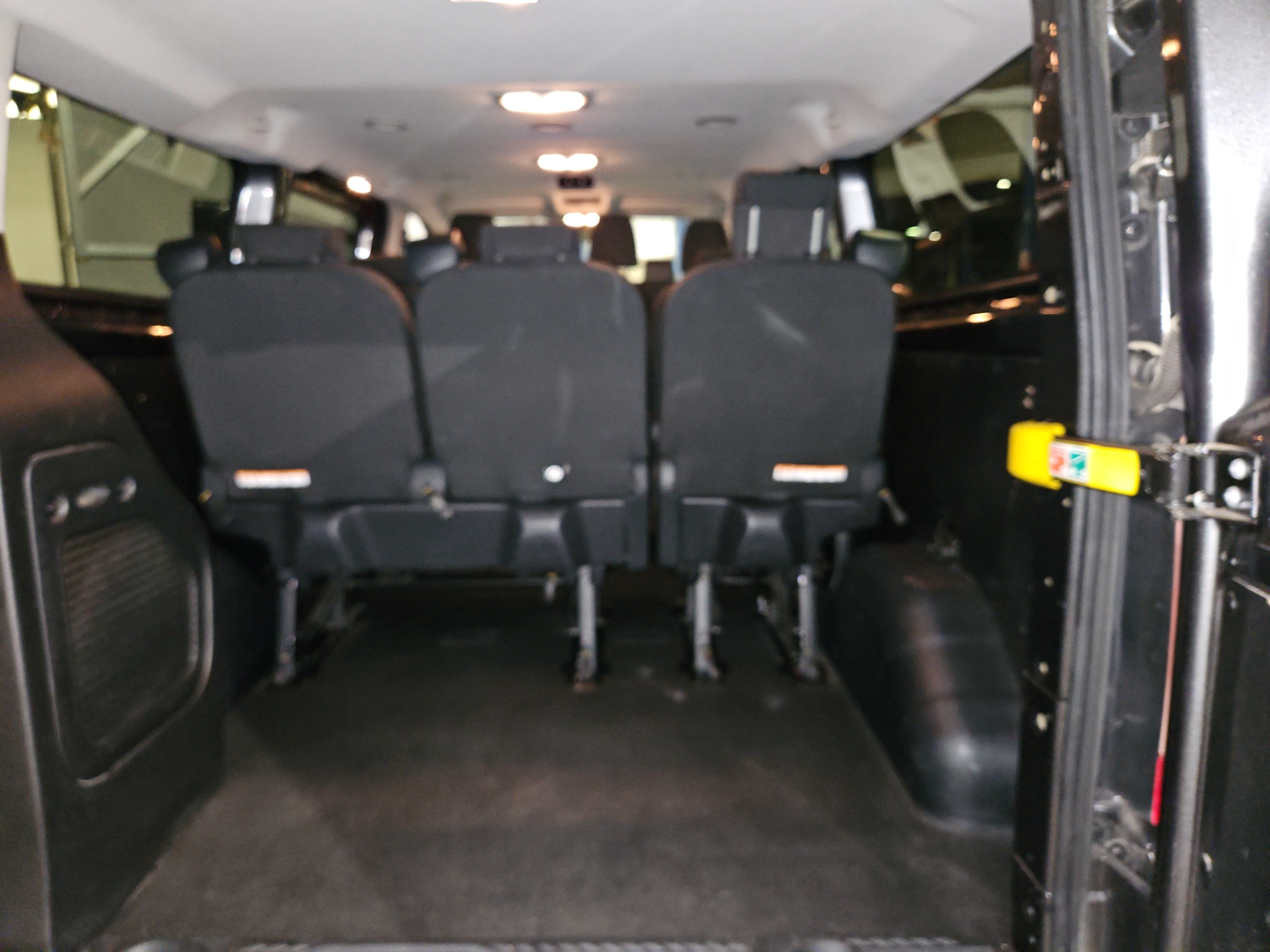 FORD TRANSIT Custom KOMBI 320 L2H1 2.0 EcoBlue 130 Trend Business 2023