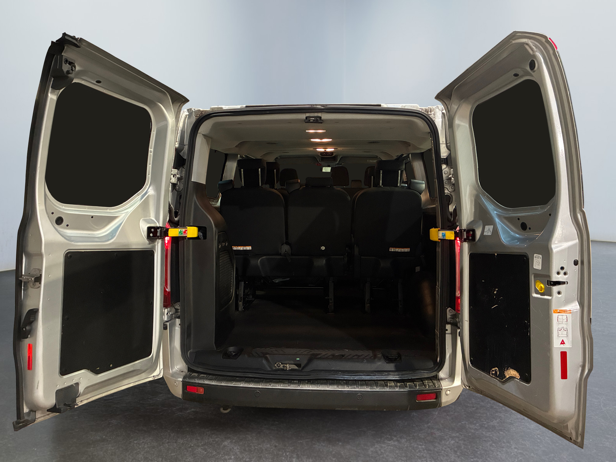 FORD Transit Custom 320 L2H1 2.0 EcoBlue 130 Trend Business 9pl 2021