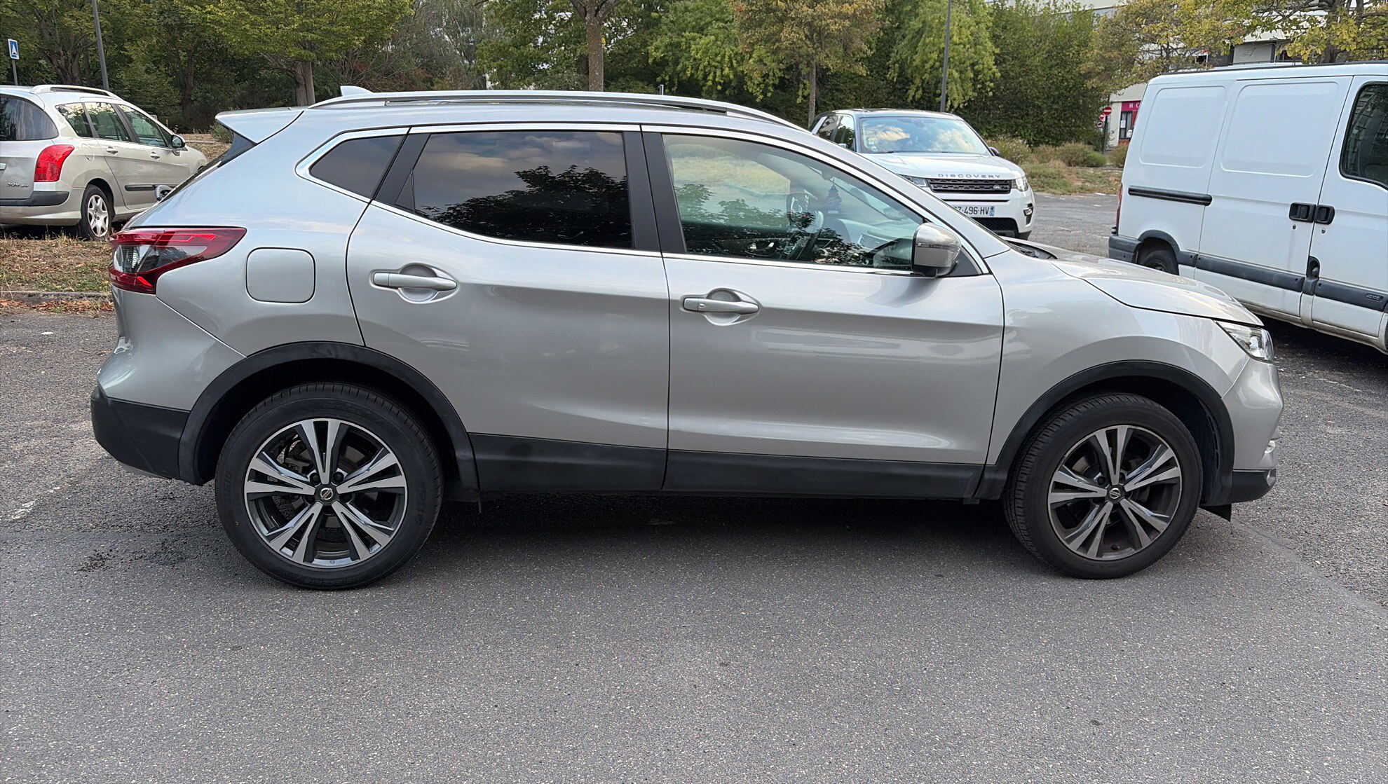 NISSAN  2018