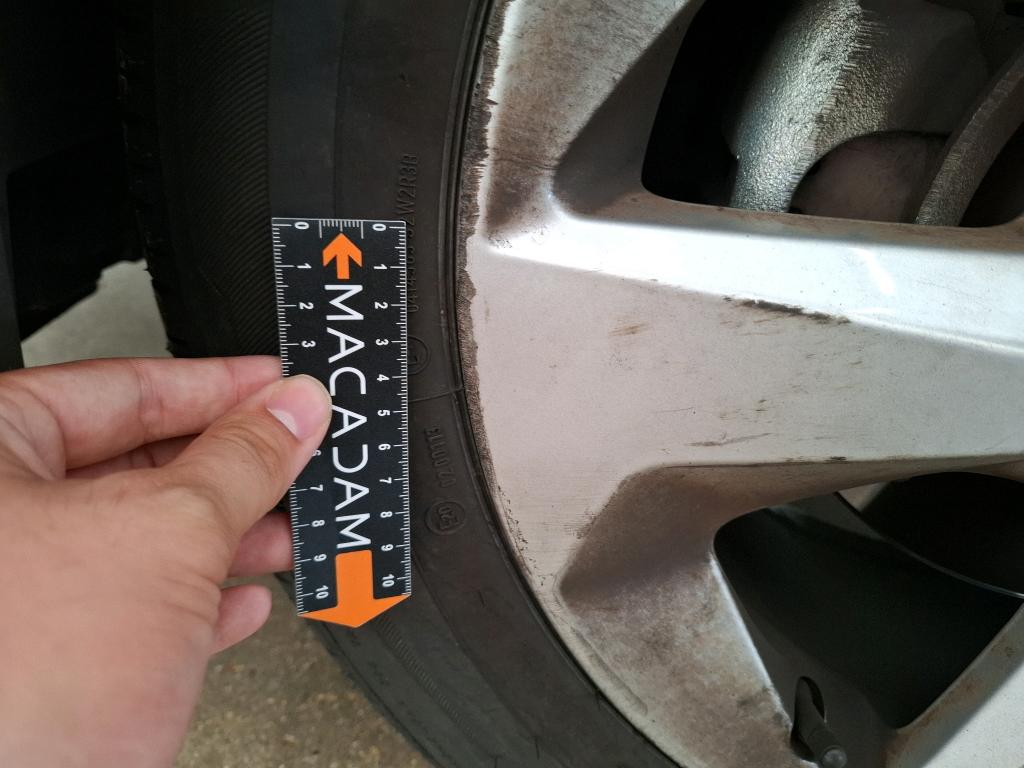 NISSAN  2019