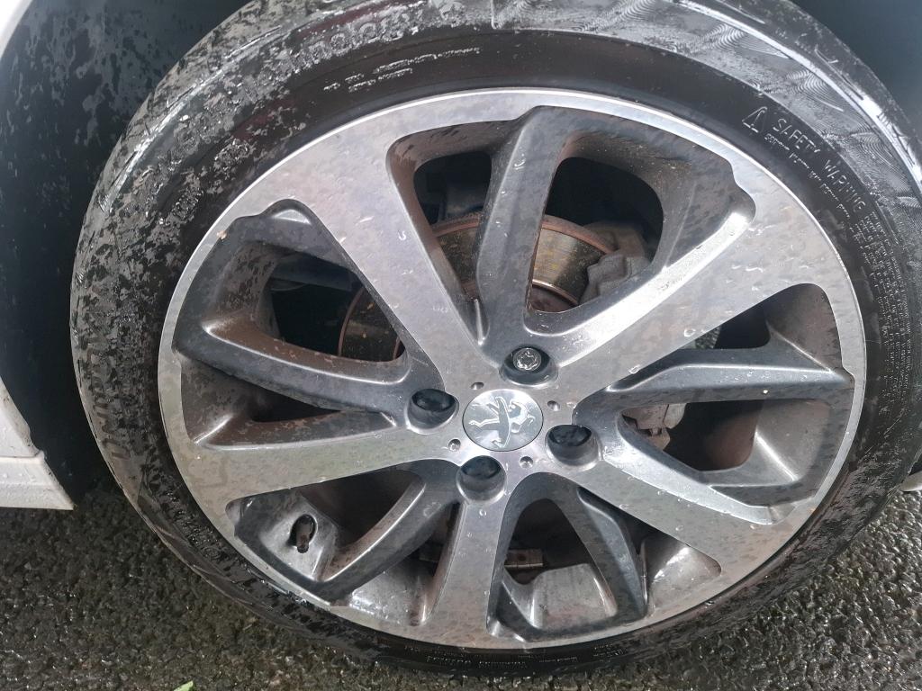 PEUGEOT 208 1.6 BlueHDi 120ch S&S BVM6 Féline 2016