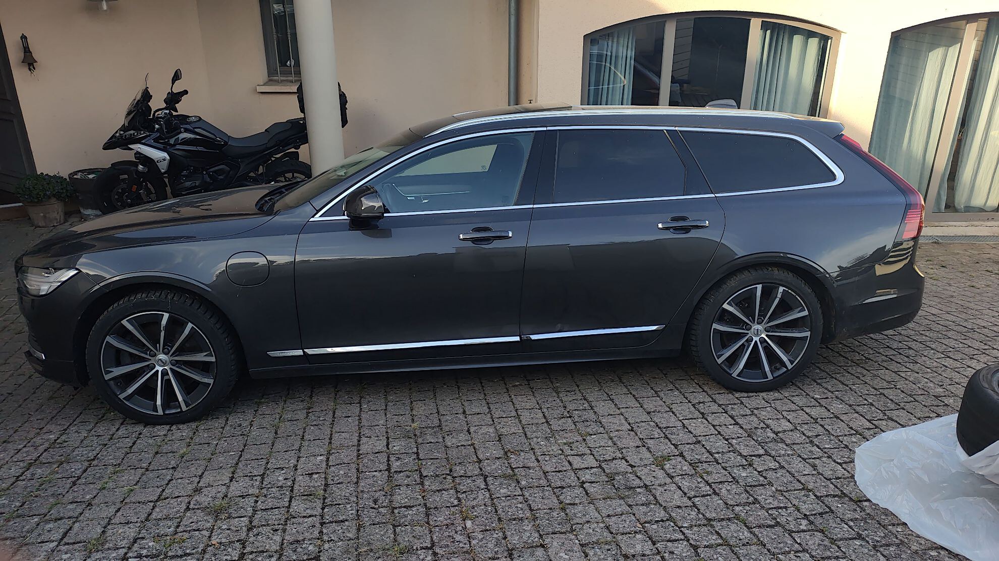 VOLVO V90 T8 AWD Recharge 303 + 87 ch Geartronic 8 Inscription 2021