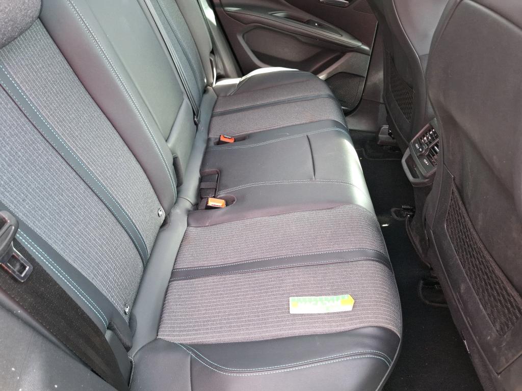 PEUGEOT 3008 Hybrid 225 e-EAT8 Allure Pack 2022