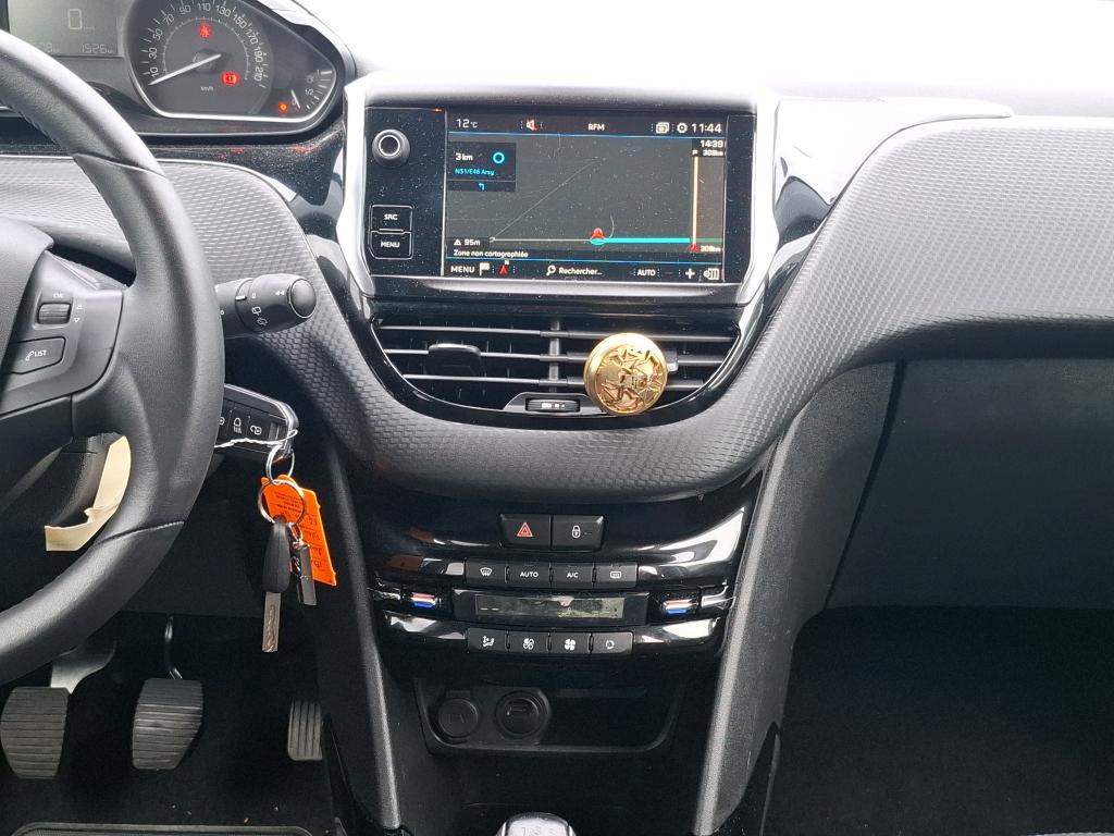 PEUGEOT 2008 PureTech 82ch S&S BVM5 Signature 2019