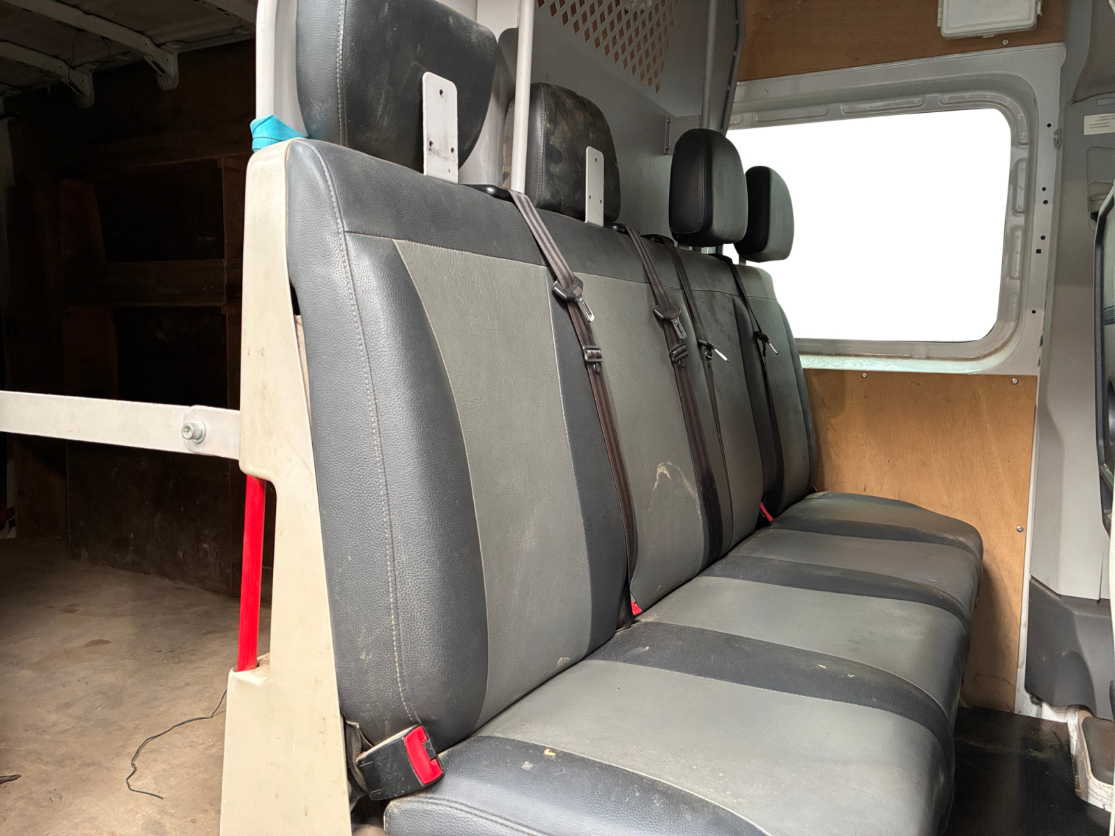 VOLKSWAGEN CRAFTER FOURGON VAN 35 L4H3 2.0 TDI 140 CH BUSINESS LINE PLUS 2017