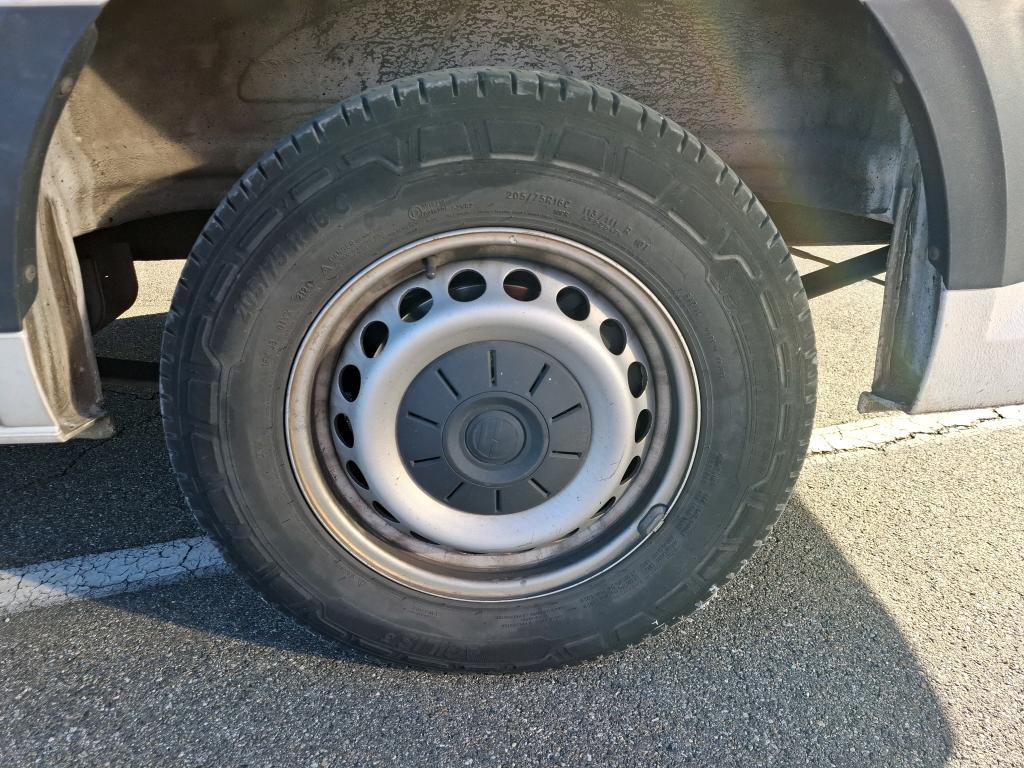 VOLKSWAGEN CRAFTER FOURGON VAN 35 L4H3 2.0 TDI 140 CH BUSINESS 2022