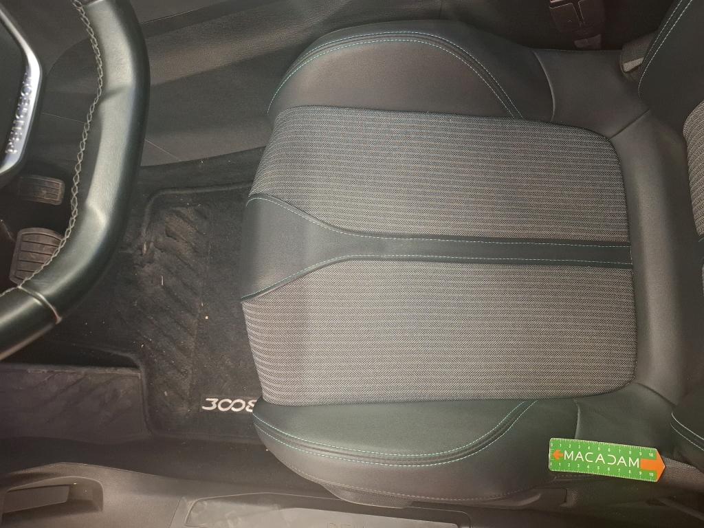 PEUGEOT 3008 Hybrid4 300 e-EAT8 Allure Pack 2023