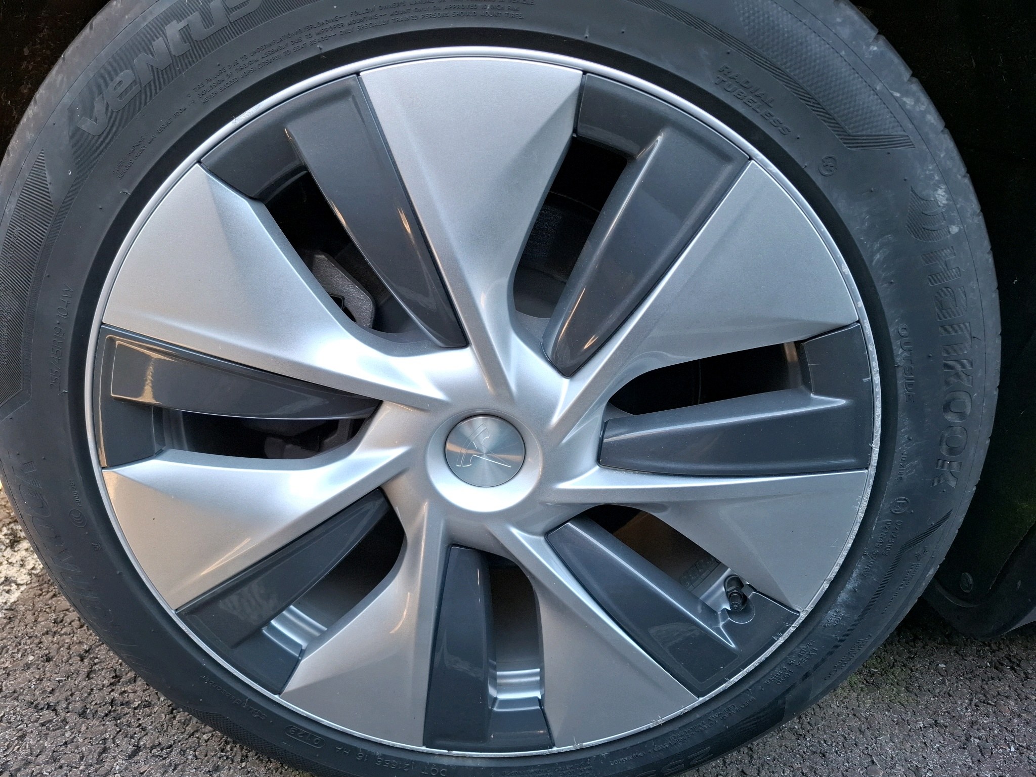 TESLA MODEL Y Standard RWD 2023