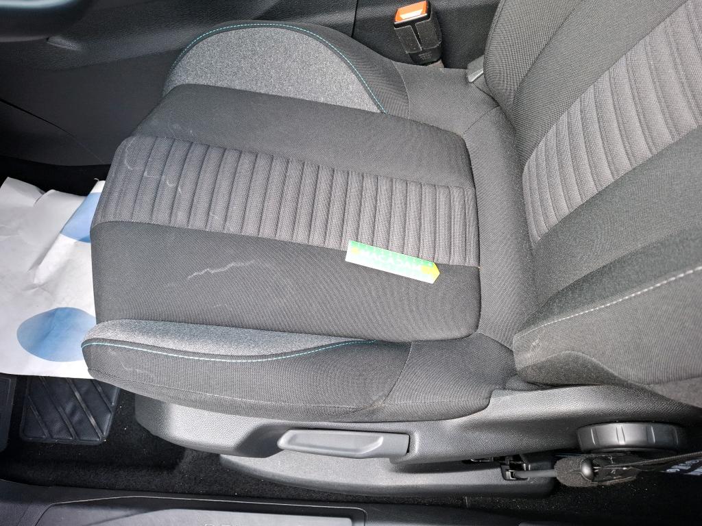PEUGEOT 5008 Hybrid 136 e-DCS6 Active Pack 2024