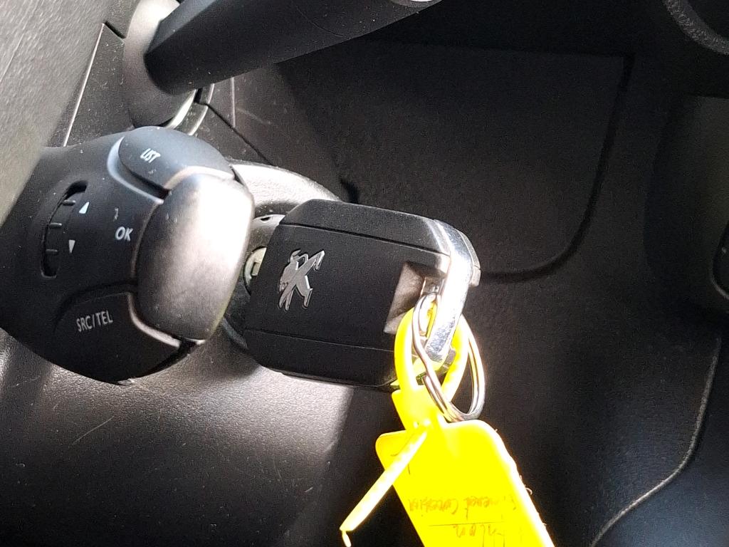 PEUGEOT PARTNER FGN FOURGON STANDARD 650 KG BLUEHDI 75 BVM5 PREMIUM 2020