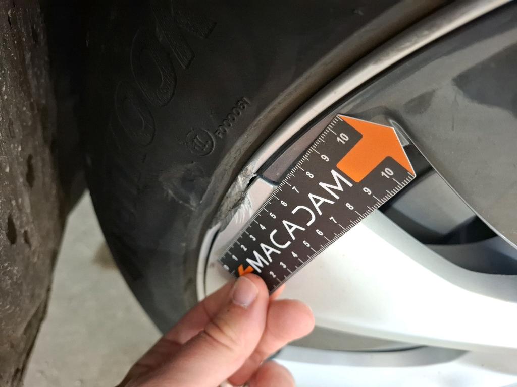TESLA  2023