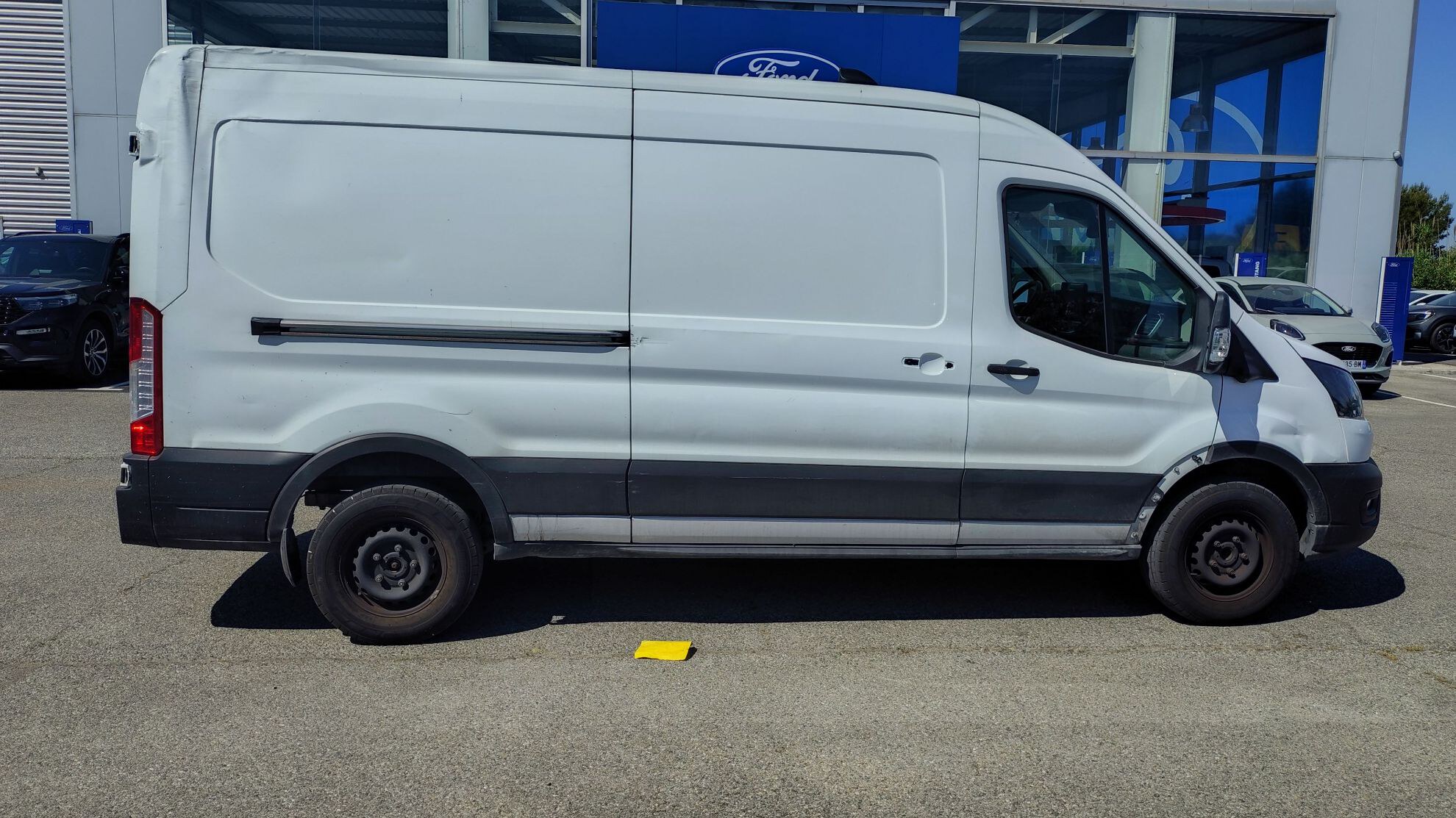 FORD TRANSIT FOURGON E-TRANSIT FGN 350 L3H2 184 CH BATTERIE 75 KWH TREND BUSINESS 2022