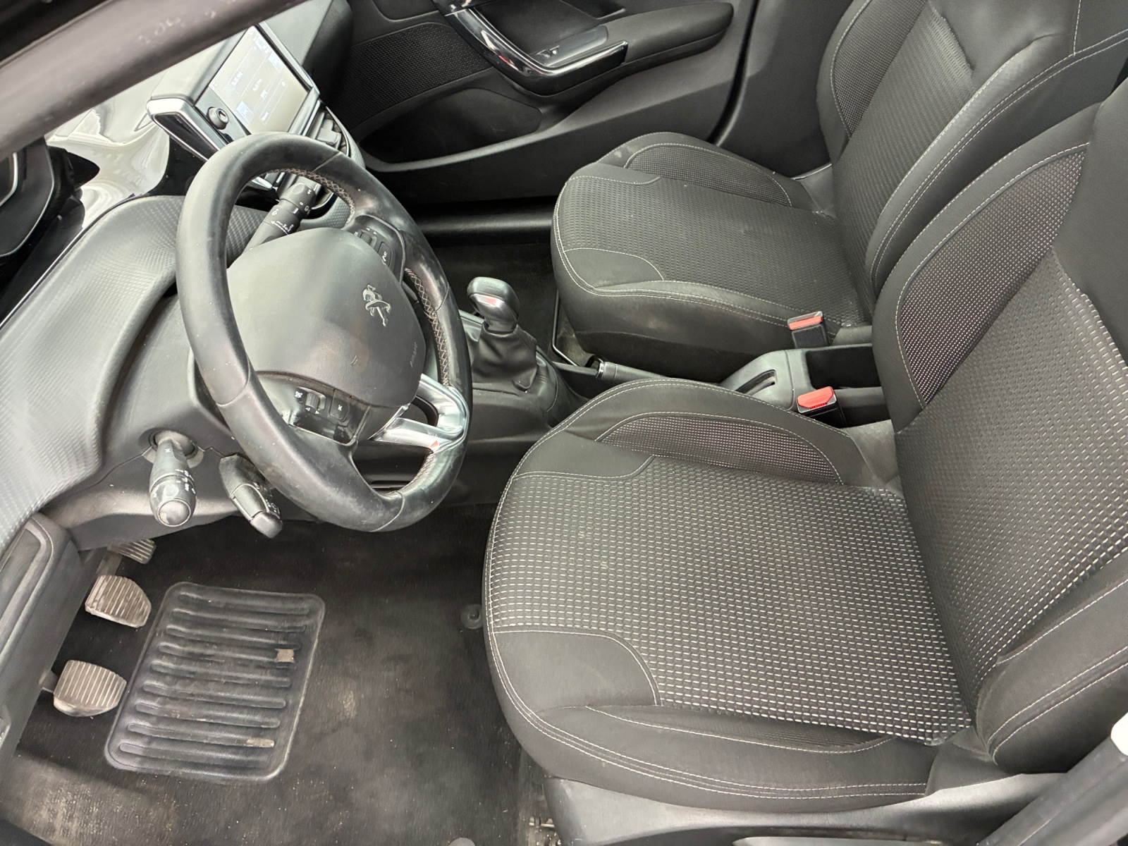 PEUGEOT 208 1.6 BlueHDi 100ch BVM5 Allure Allure 2016