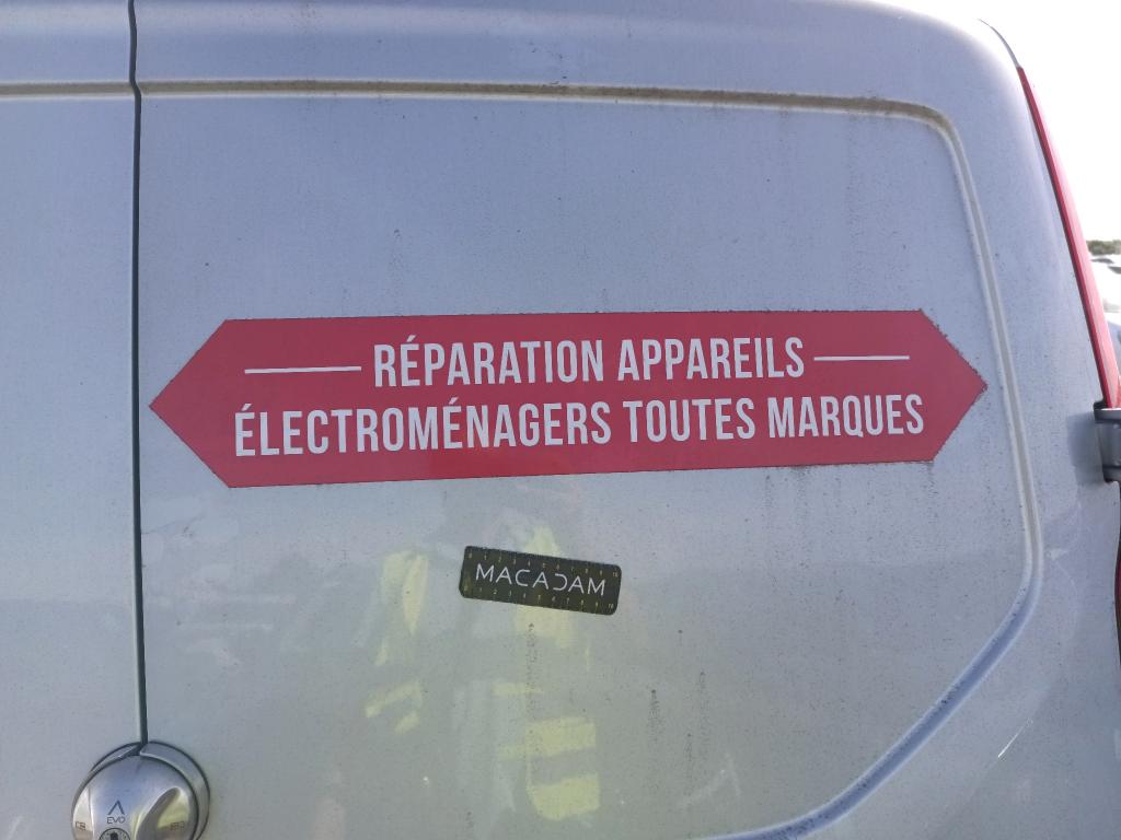 FORD TRANSIT CONN CONNECT FGN L2 1.5 ECOBLUE 100 S&S LIMITED 2023