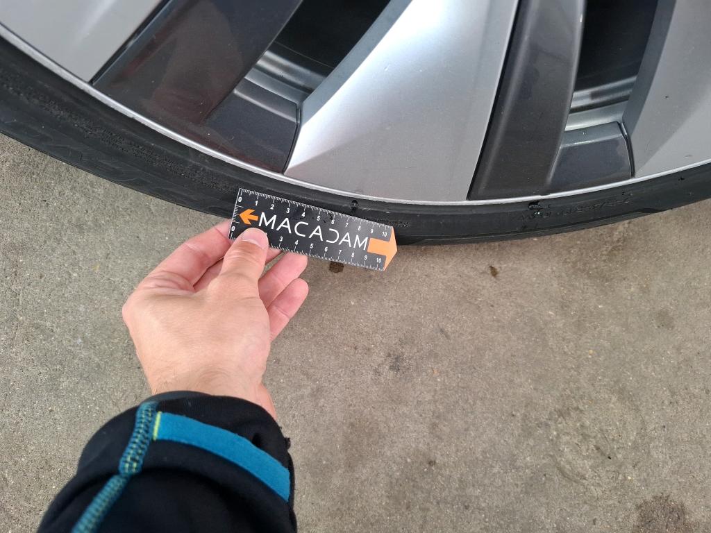 TESLA  2022