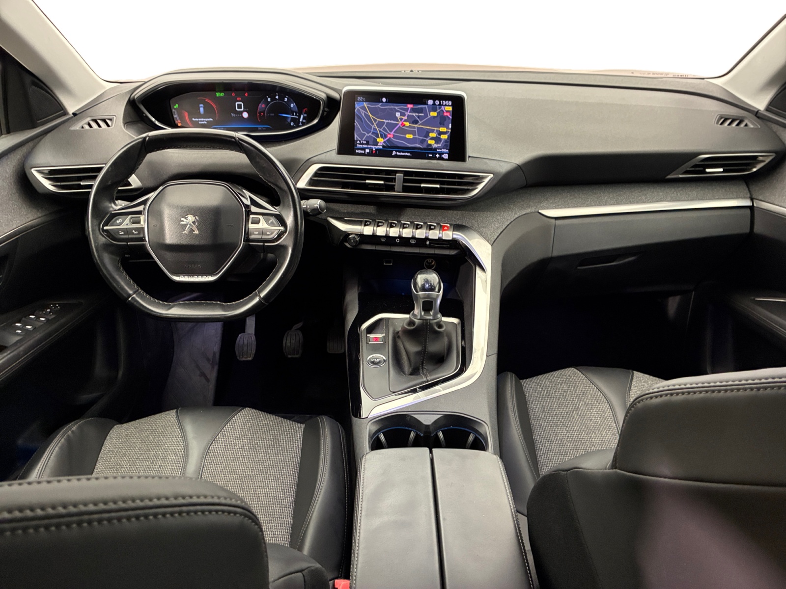 PEUGEOT 3008 1.2 Puretech 130ch S&S BVM6 Allure 2017