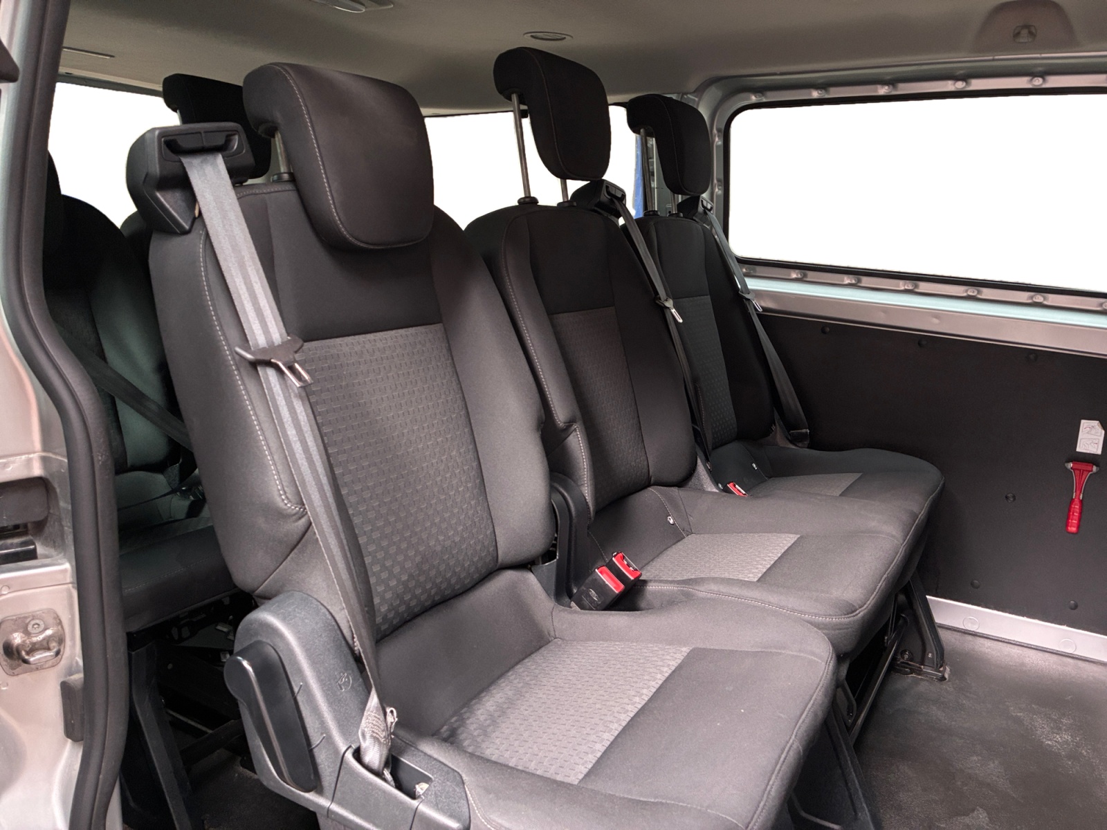 FORD Transit Custom Kombi 320 L2H1 2.0 EcoBlue 130 Trend Business 9pl 2023