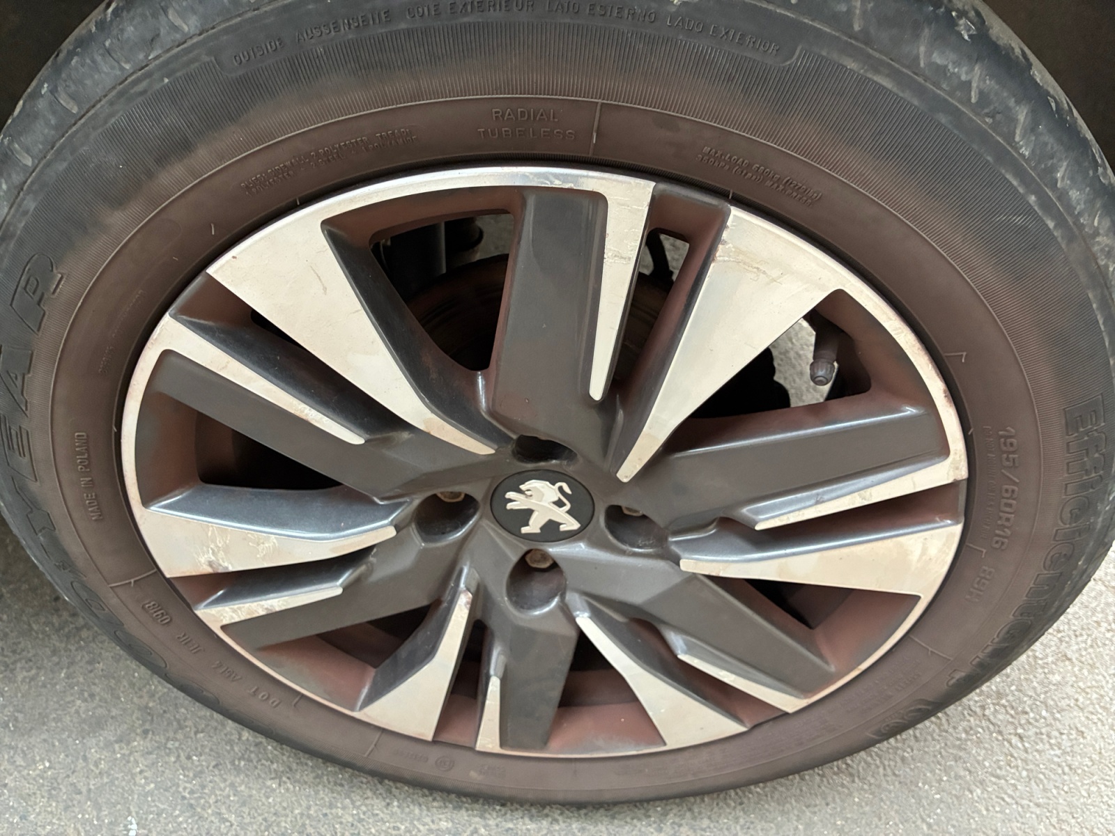 PEUGEOT 2008 1.2 PureTech 110ch S&S BVM5 Allure 2018