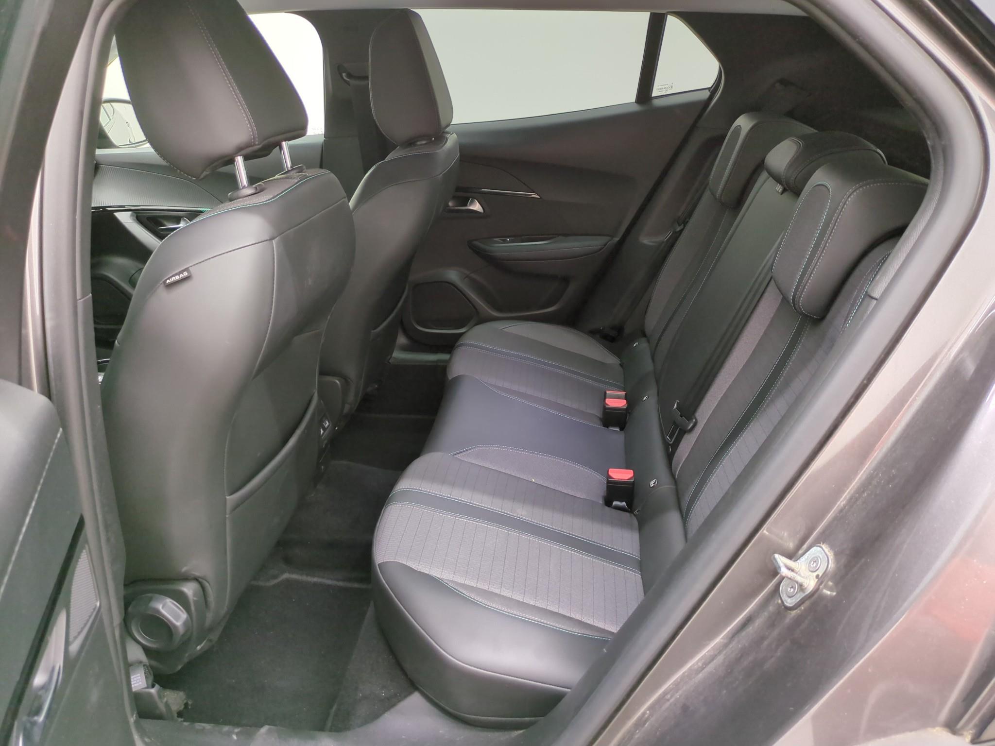 PEUGEOT 2008 BUSINESS PureTech 130 S&S BVM6 Allure 2022