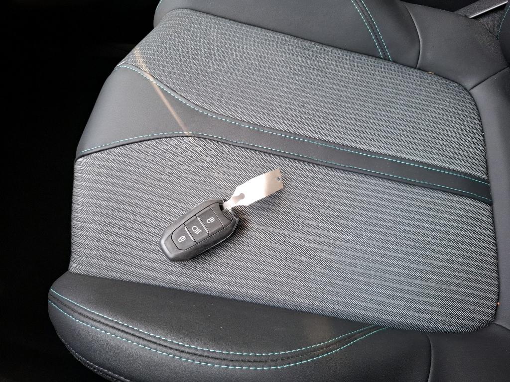 PEUGEOT 3008 Hybrid 225 e-EAT8 Allure Pack 2022