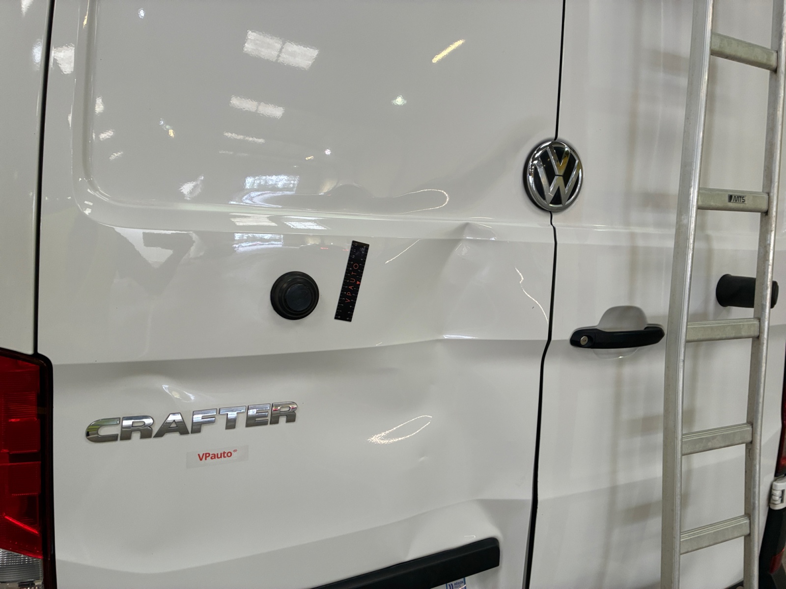 VOLKSWAGEN CRAFTER VAN 35 L3H3 2.0 TDI 140 CH BUSINESS 2022