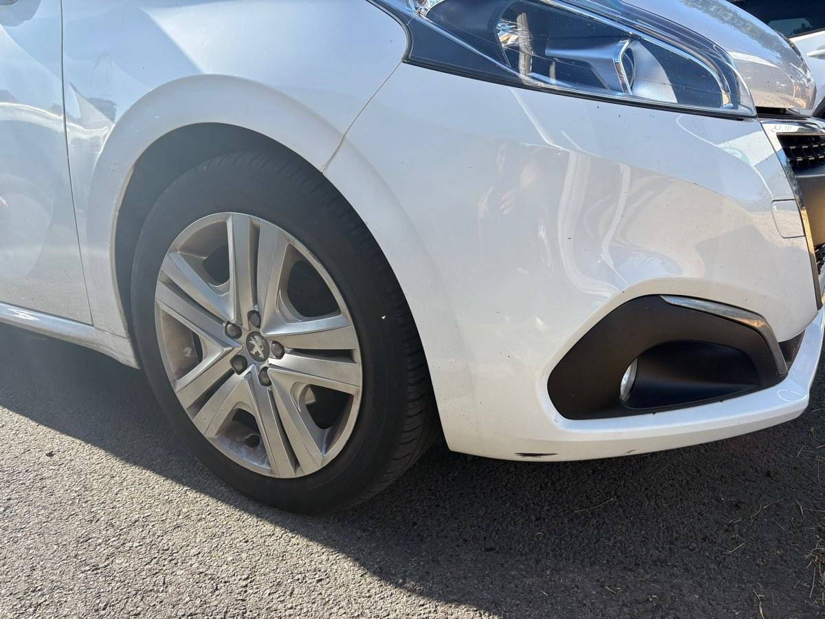 PEUGEOT 208 BlueHDi 100ch S&S BVM5 Signature Signature 2019