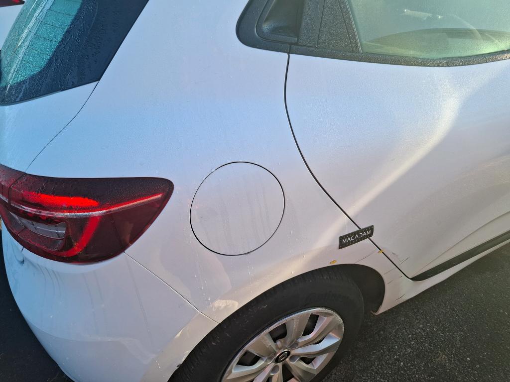 RENAULT CLIO SOCIETE BLUE DCI 100 - 21N AIR NAV 2022