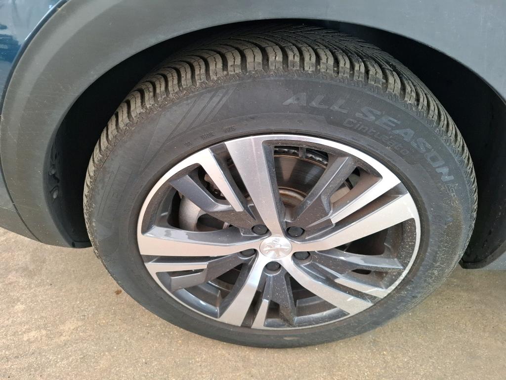 PEUGEOT 3008 Hybrid 225 e-EAT8 Active Pack 2023