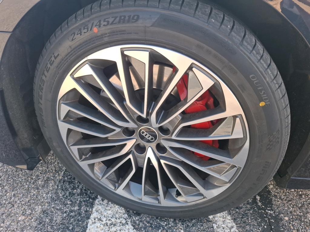 AUDI A6 AVANT 55 TFSIe 367 ch S tronic 7 Quattro Competition 2023