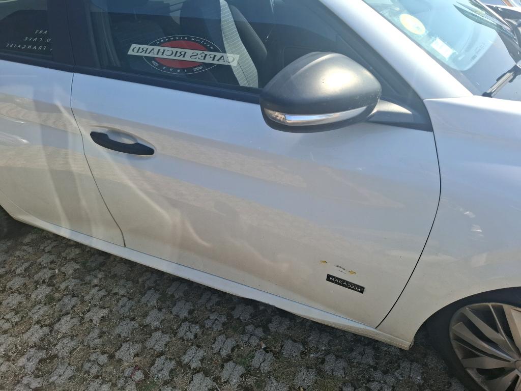 PEUGEOT 208 AFFAIRE BLUEHDI 100 S&S BVM6 PREMIUM 2021