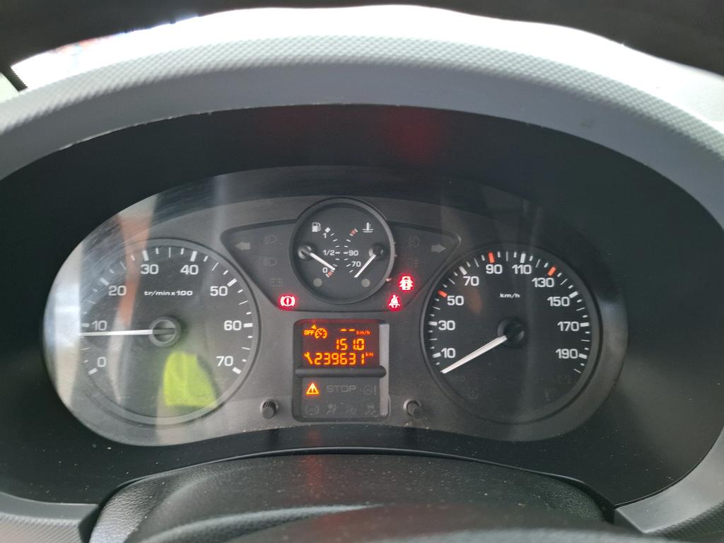 PEUGEOT PARTNER FGN FOURGON STANDARD 1.6 BLUEHDI 100 S&S BVM5 PREMIUM PACK 2018