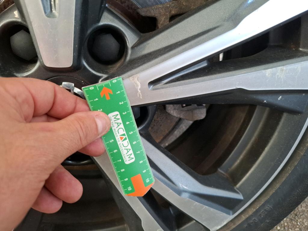 NISSAN  2018
