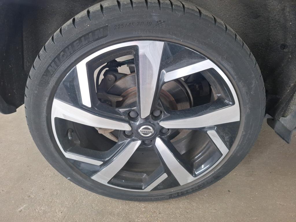 NISSAN  2019